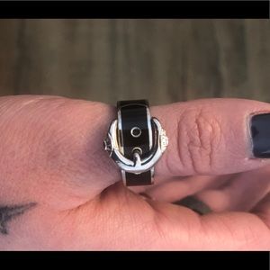 Henri Bendel buckle ring size 5 💍